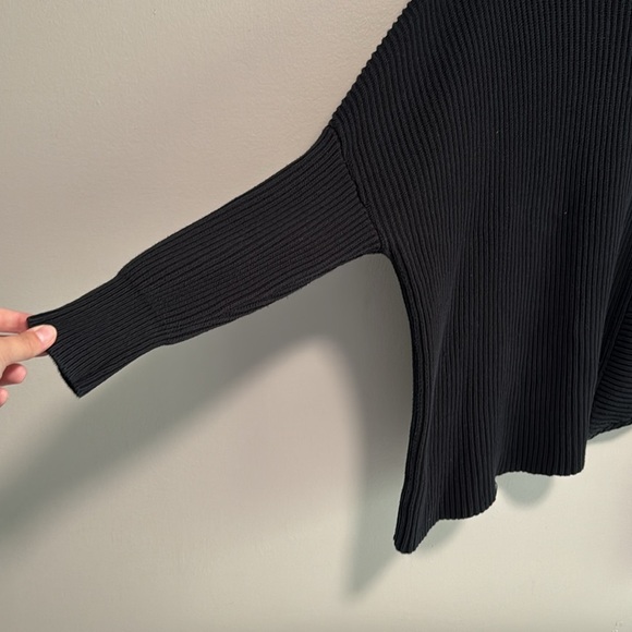 Free People Downtown asymmetrical sweater XS - Picture 5 of 6